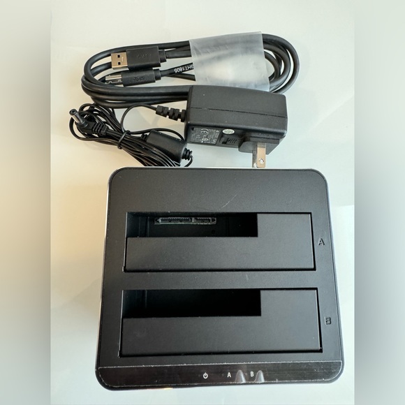 Startech Dual-Bay USB 3.0 to SATA Hard Drive Docking Station USB Hard Drive Dock - Picture 3 of 5